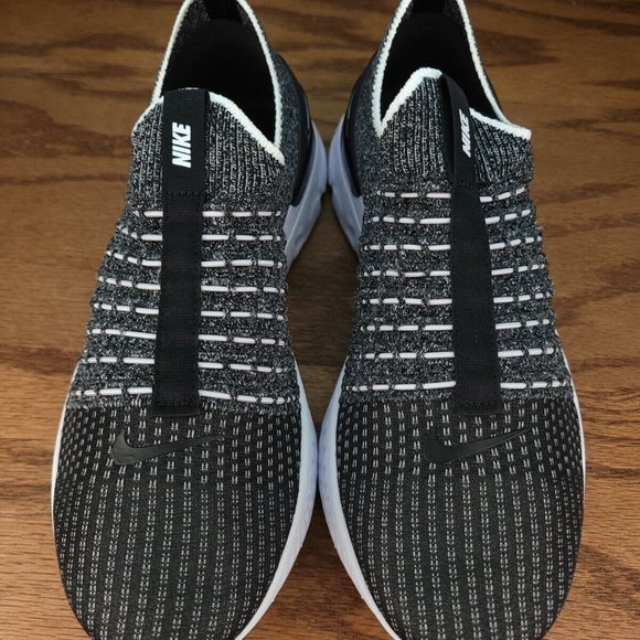 Nike React Phantom Run Flyknit 2 "Oreo" Black/White CJ0280-002 Women's Size 8 - Picture 4 of 8